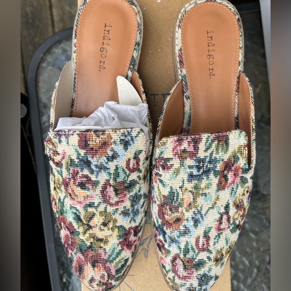 Pattern Mules - Picture 2 of 5